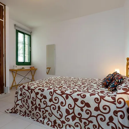 Luminoso Con Jardin, Piscina Comunitaria Y Cerca De La Playa En Llanca. - Es-228-41 *