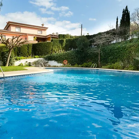 Luminoso Con Jardin, Piscina Comunitaria Y Cerca De La Playa En Llanca. - Es-228-41 Apartamento *